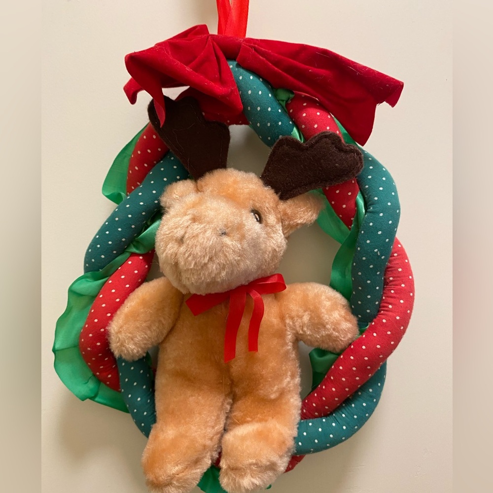 Festive Reindeer Plush Wreath Vintage